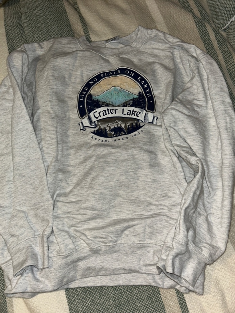 Crater Lake Graphic Crewneck Sweatshirt - Light Gray